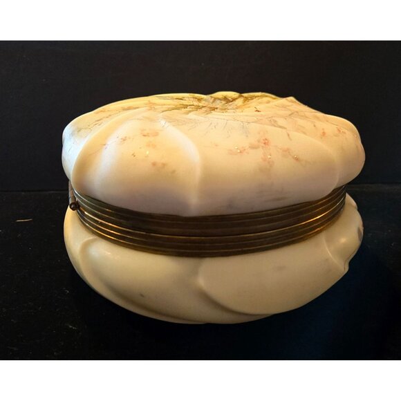 Stunning large Wavecrest Dresser Box with Ferns and Floral - Picture 3 of 10